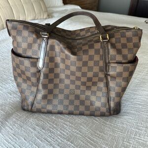 Louis Vuitton Damier Ebene Tote